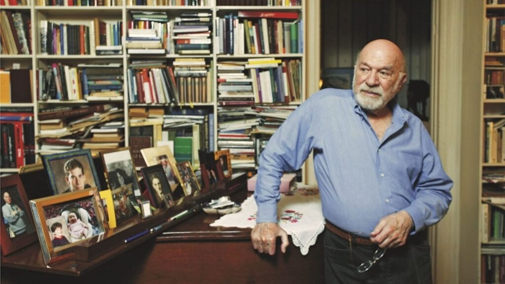 Stanley Cavell ve Sinema Ontolojisi: Sinemanın Felsefi Doğası Mutlulugun Pesinde Stanley Cavell original