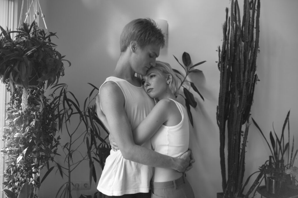 Sinemayı Hareket Etmek Zorunda Olmayan Bir Sanat Olarak Yeniden Hayal Etmek Sinema Hareket Olmadan da Var Olabilir mi