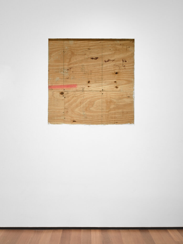 Lawrence Weiner – Kavramsal Sanatta Dilin Nesneye Dönüşmesi A 3622 x 3622 Removal to the Lathing or Support Wall of Plaster or Wallboard 1968