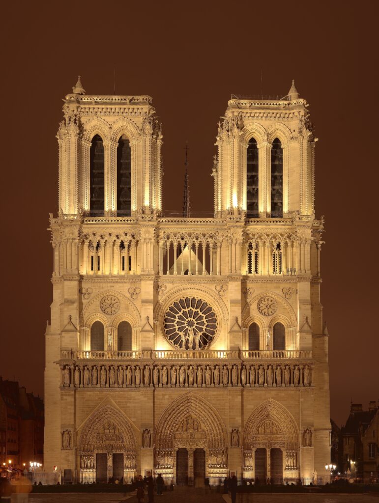 Gotik Sanatta Işık ve Ruhsal Mimari -IV- NotreDameDeParis 1