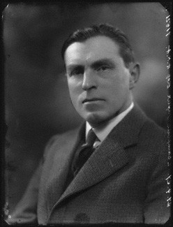 Leonard Campbell Taylor
by Bassano, whole-plate glass negative, 29 April 1929
Kaynak: https://en.wikipedia.org/wiki/
Leonard_Campbell_Taylor
