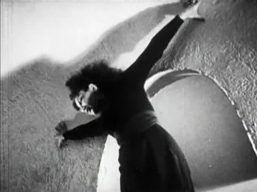Maya Deren’in İkindi Düğünü (1943) Filminde Benlik, Tekrar ve Bilinçdışının Görselleştirilmesi
Kaynak: https://en.wikipedia.org/wiki/Meshes_of_the_Afternoon
