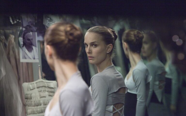 Black Swan: Ayna evresi ve yansımanın çatlağı