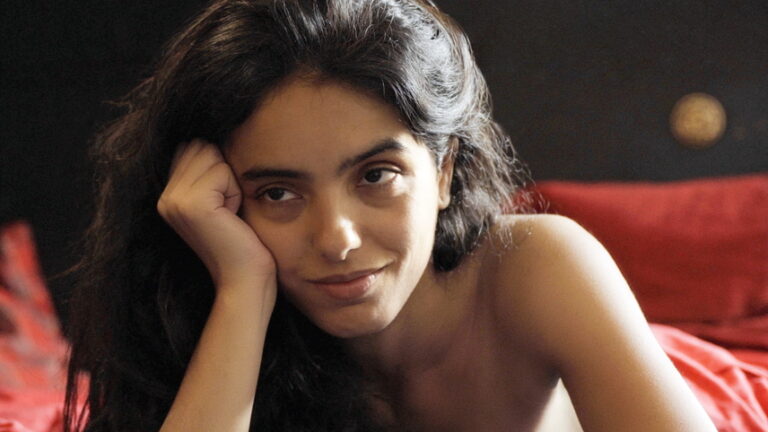 Aşkı Hak Ediyorsun / Tu mérites un amour — Hafsia Herzi (2019)