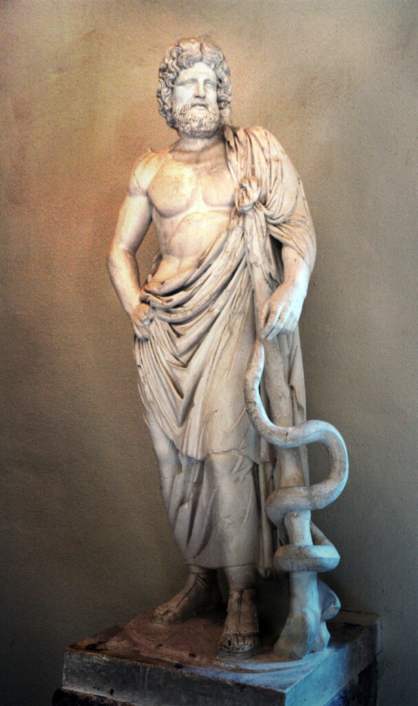Asklepios yılanlı asası ile, Epidarus Arkeoloji Müzesi